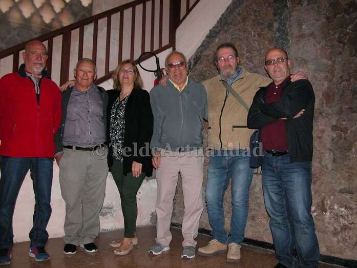Grupo de sindicalistas históricos de CCOO de Telde, en el acto de este lunes en la antigua sede de San Juan (Foto TA)